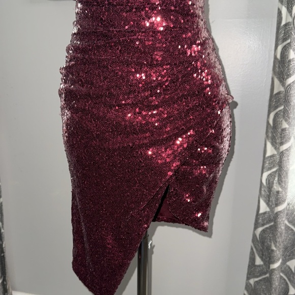 B Smart Sparkly Red Asymmetrical Mini - Picture 3 of 8